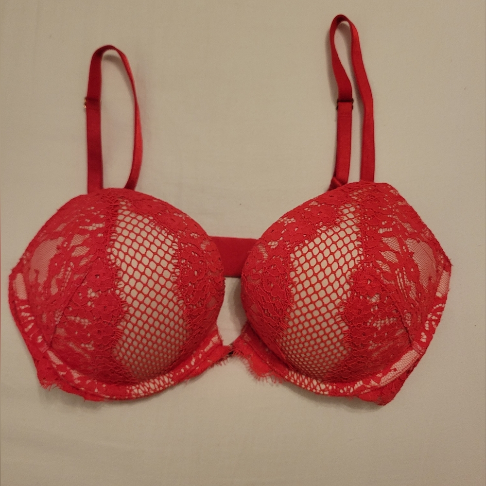 Victoria's Secret Vibrant Red Lace Bra
